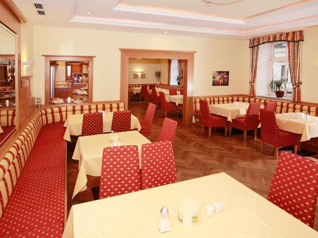 Hotel Goldener Adler Лінц Екстер'єр фото